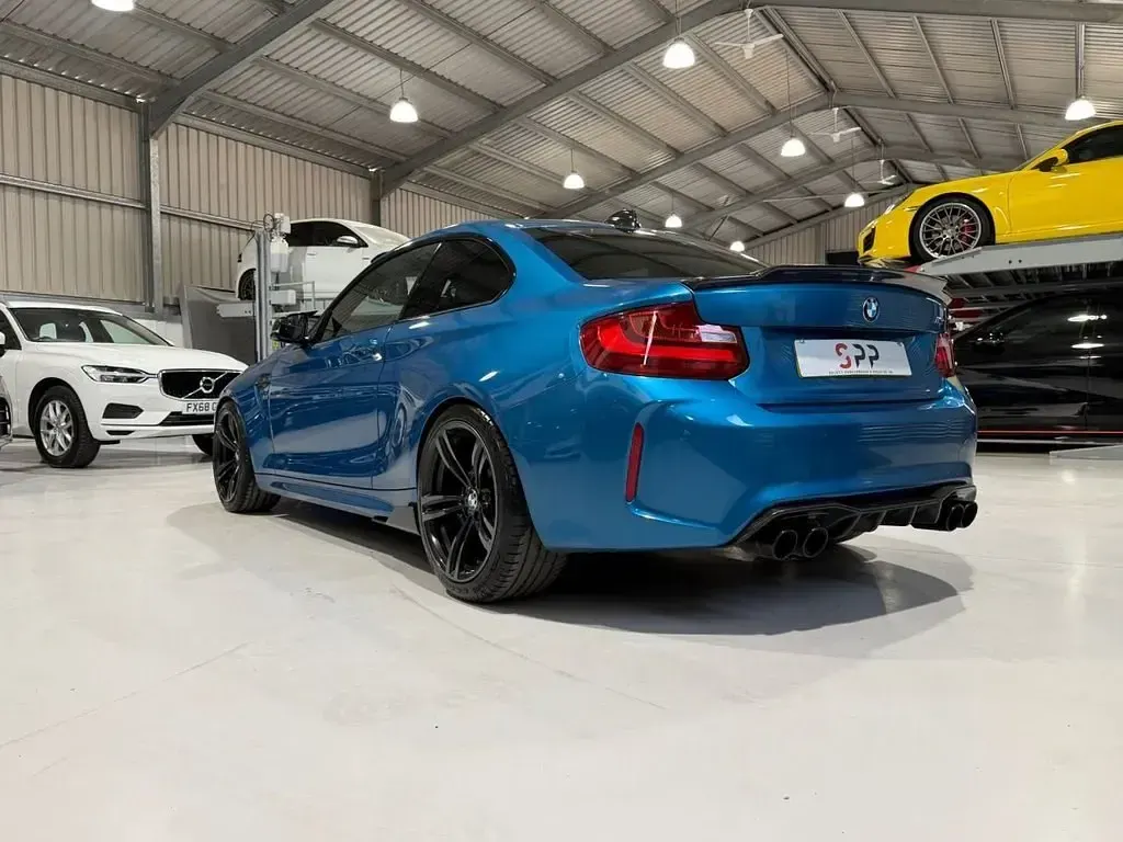 Begagnad BMW M2 Comfort Edition 370 HK (272 kW) 2017 Blå Sportkupé