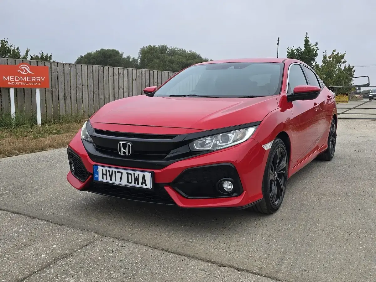 Used Honda Civic SR 129 HP (94 kW) 2017 Red Hatchback