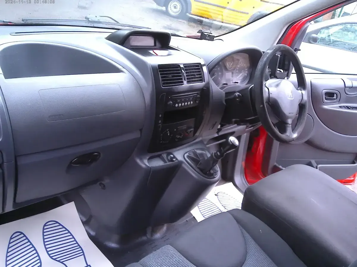 Käytetty Peugeot TePee Comfort 2012 Kulta Tila-auto