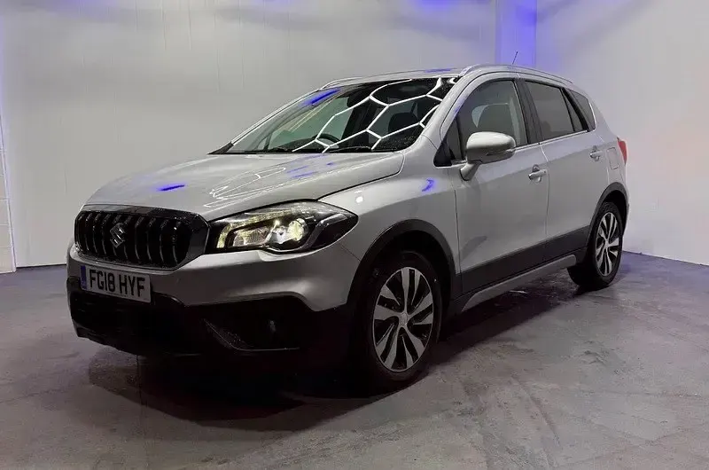 Usado Suzuki SX4 SZ5 140 HP (102 kW) 2018 Prateado Citadino