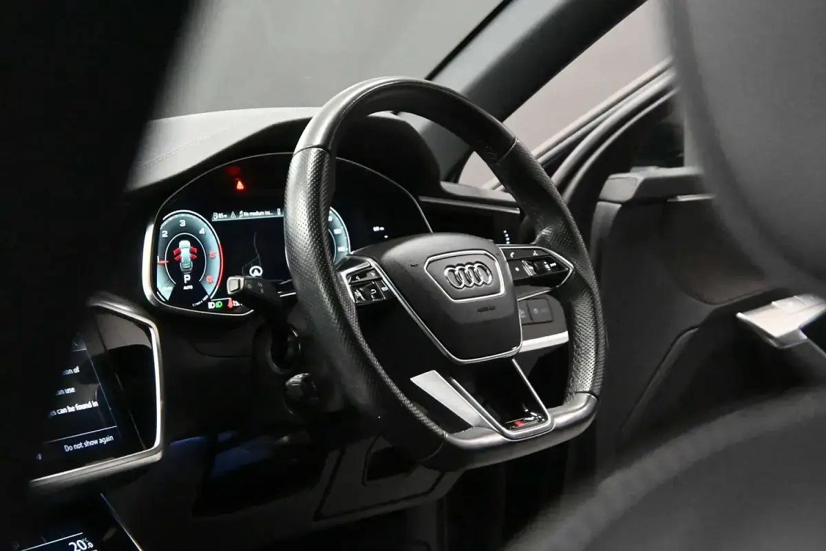 Used Audi A6 Black Edition 204 HP (150 kW) 2022 Black Estate