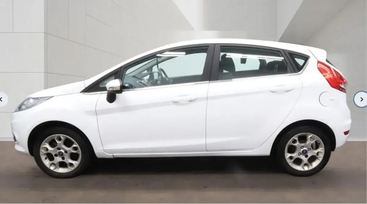 Used Ford Fiesta Zetec 2012 White Hatchback