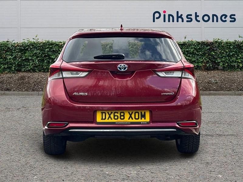 Used Toyota Auris Hybrid Design 2018 Red Hatchback