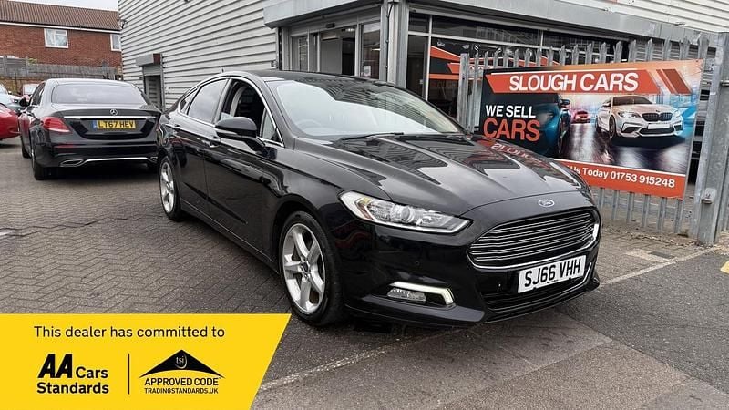 Black Used 2016 Ford Mondeo Titanium Hatchback | £3,995 (Good price) - Image 1/4