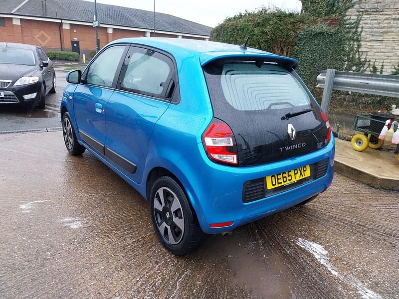 Used Renault Twingo Play 70 HP (51 kW) 2015 Blue Hatchback