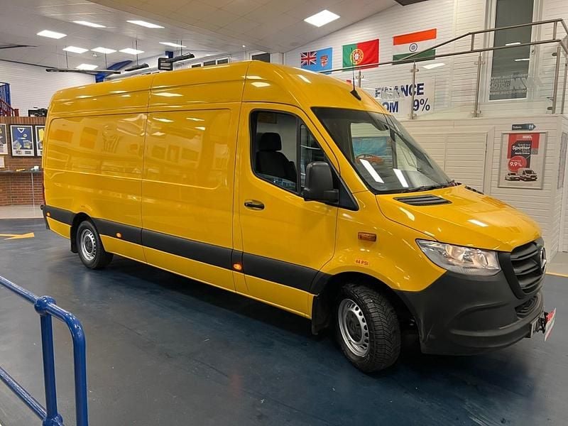 Begagnad Mercedes Sprinter Progressive 143 HK (105 kW) 2020 Gul Van