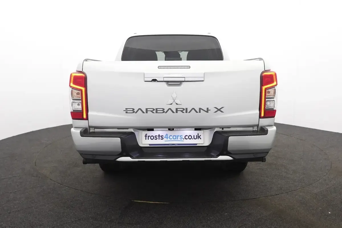 Used Mitsubishi L200 150 HP (110 kW) 2020 Silver Pickup