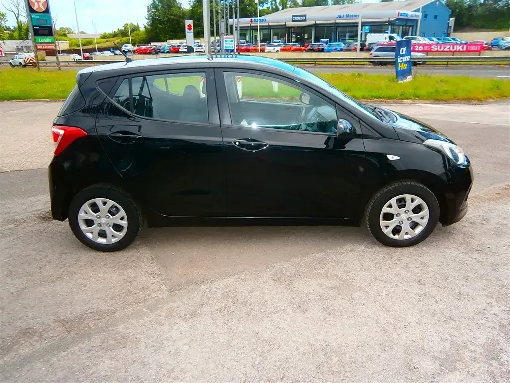 Used Hyundai i10 SE 87 HP (63 kW) 2015 Black Hatchback