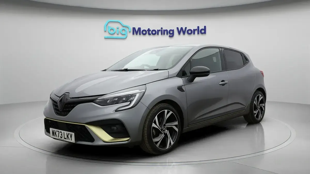 Used Renault Clio V Engineered 145 HP (106 kW) 2023 Grey Hatchback