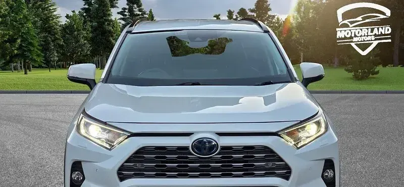 Used Toyota RAV4 218 HP (160 kW) 2019 White SUV