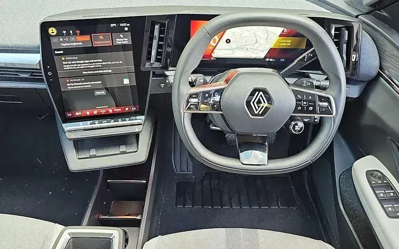 Used Renault Scenic E-Tech Iconic 160 kW (218 HP) 2024 White  SUV
