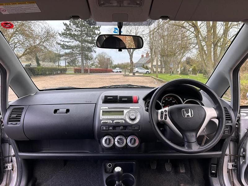Used Honda Jazz SE 82 HP (60 kW) 2008 Silver Hatchback