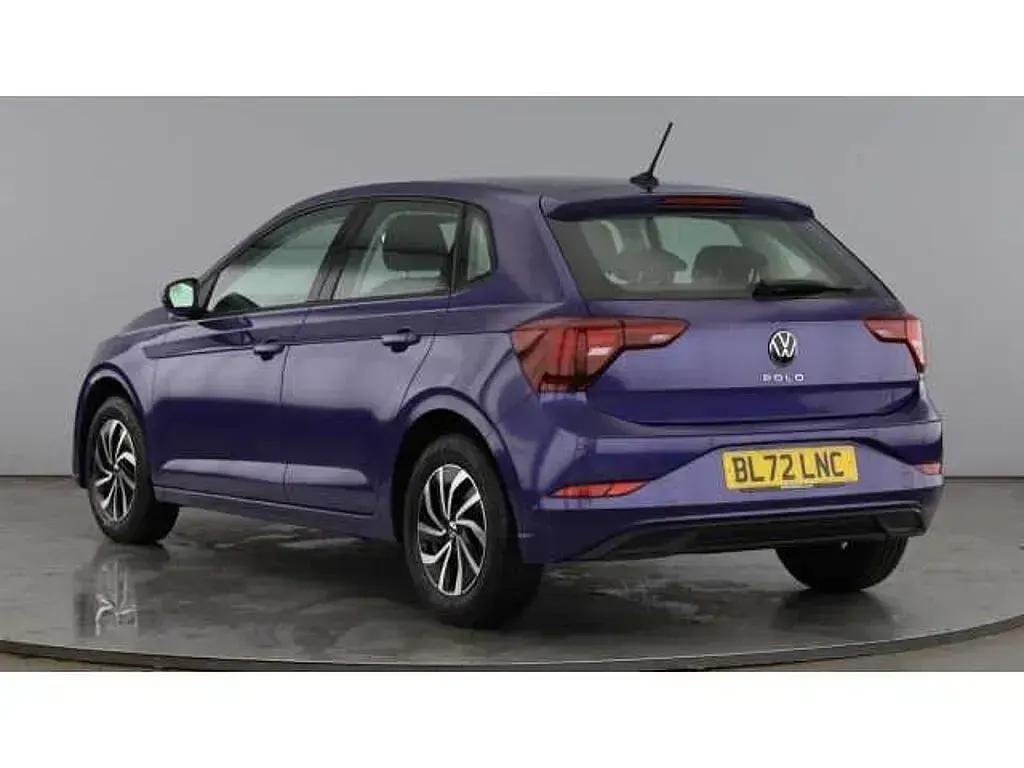 Used VW Polo Life 95 HP (69 kW) 2022 Mauve/purple Hatchback