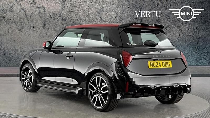 Used Mini Cooper Sport 156 HP (114 kW) 2024 Black Hatchback