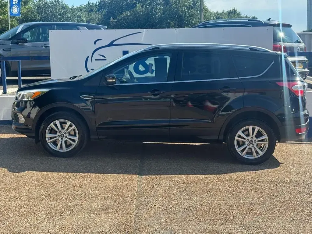 Used Ford Kuga Zetec 150 HP (110 kW) 2017 Black SUV