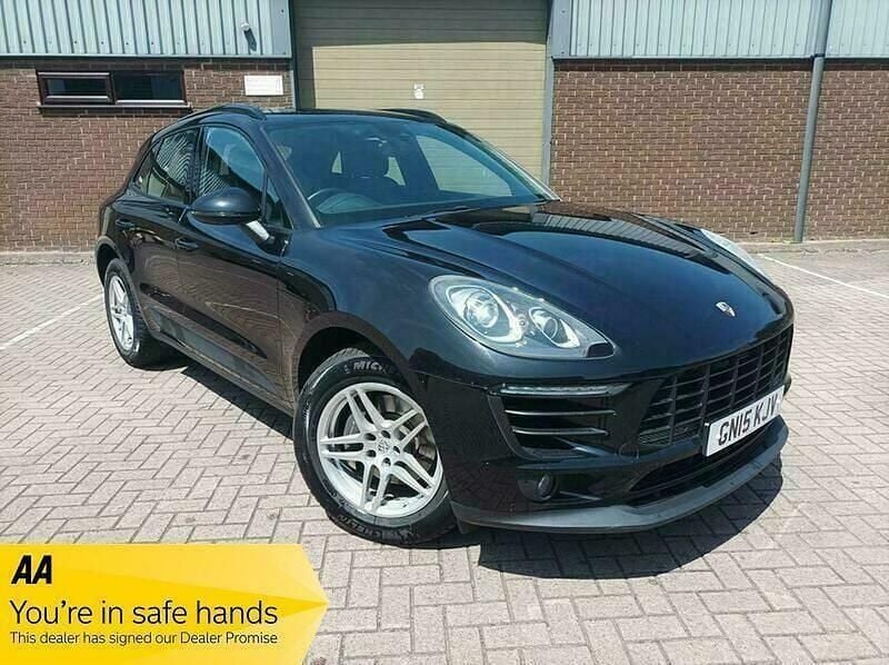 Black Used 2015 Porsche Macan SUV | £18,995 (Good price) - Image 1/4