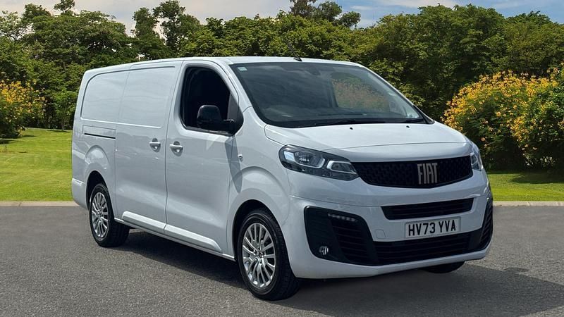 Used 2023 Fiat Scudo MPV | £15,995 (Good price) - Image 1/4