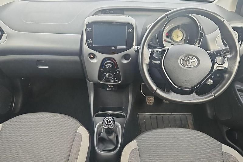 Used Toyota Aygo X-play 71 HP (52 kW) 2022 Grey Hatchback