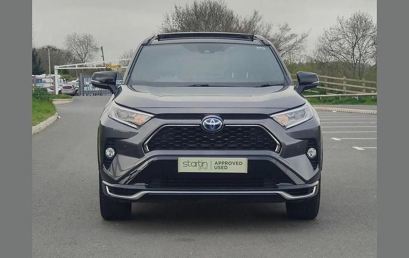 Used Toyota RAV4 Hybrid 301 HP (221 kW) 2021 Other SUV