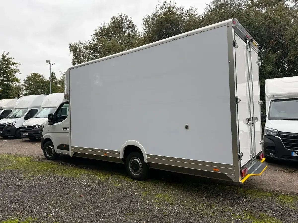 New Renault Master Business 2025 White Van