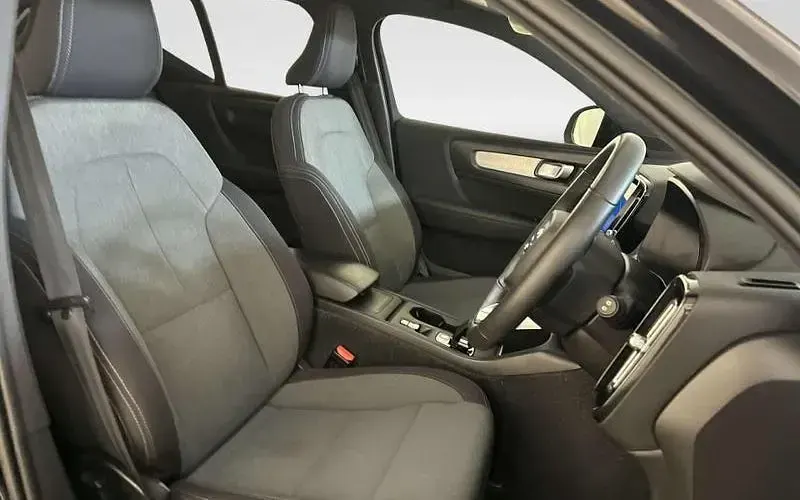 Used Volvo XC40 Core 163 HP (119 kW) 2022 Black SUV