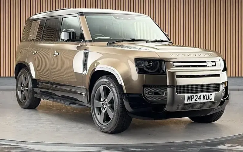 Used Land Rover Defender Dynamic 404 HP (297 kW) 2023 SUV