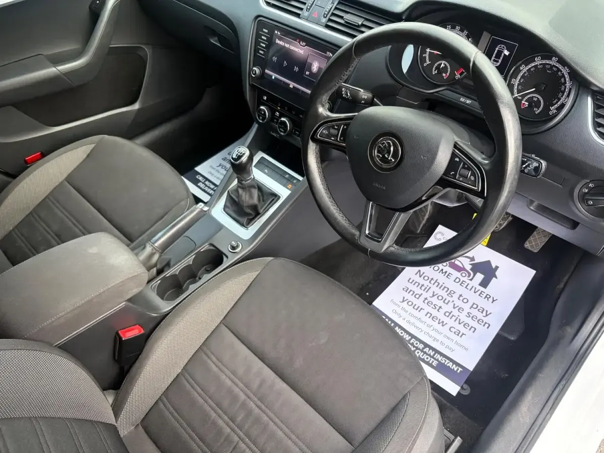 Used Skoda Octavia SE Technology 2018 Yellow Estate