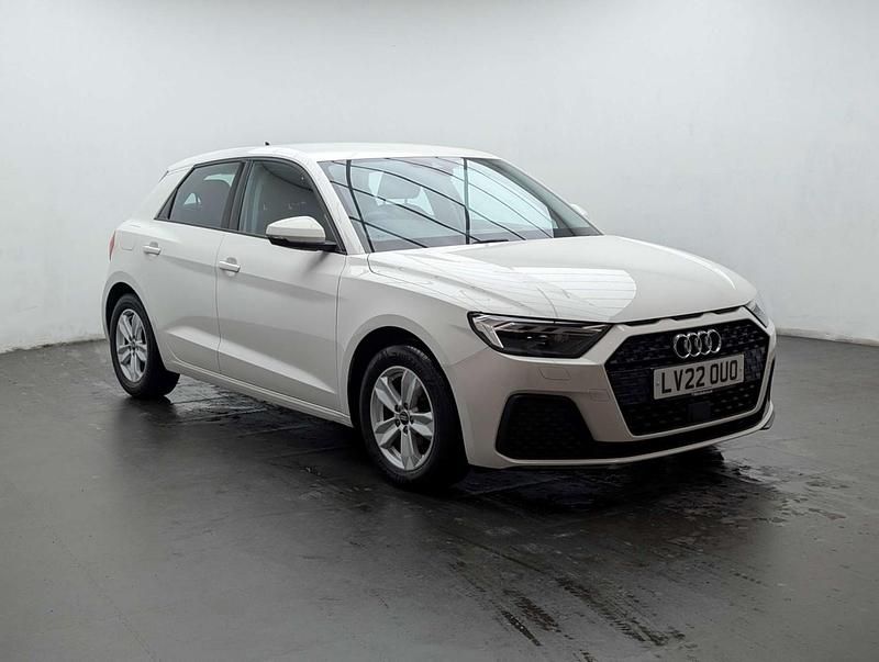 Used Audi A1 Sportback Design 95 HP (69 kW) 2022 White Hatchback
