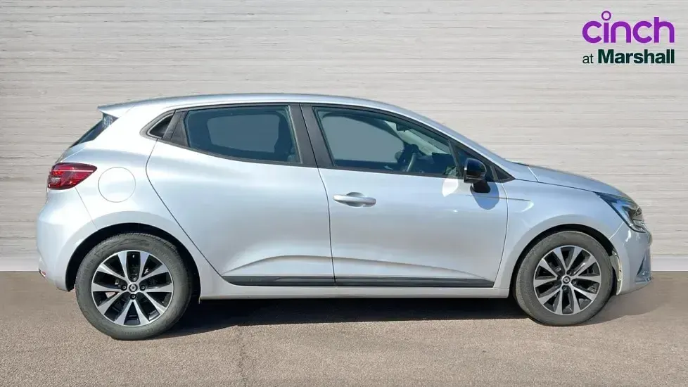 Used Renault Clio Evolution 90 HP (66 kW) 2023 Silver Hatchback
