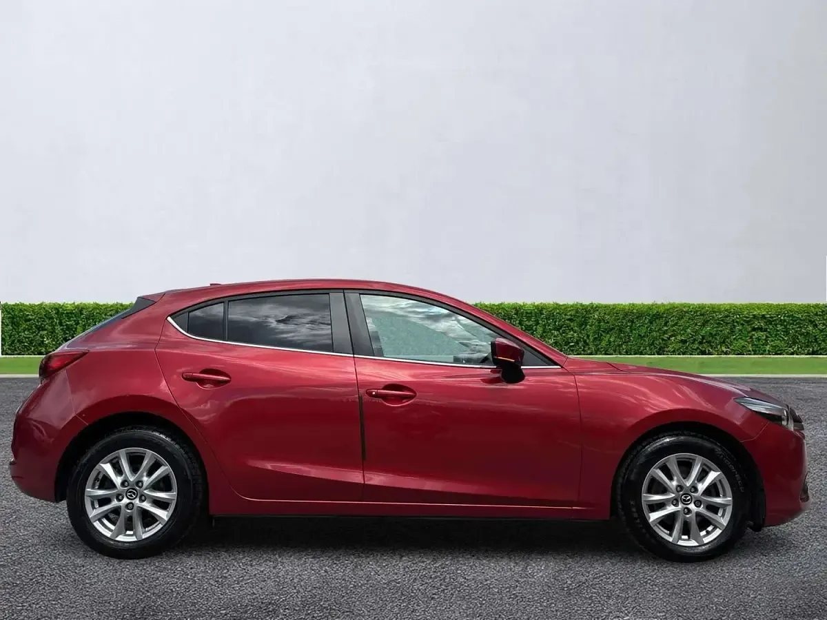 Used Mazda 3 150 HP (110 kW) 2017 Red Hatchback
