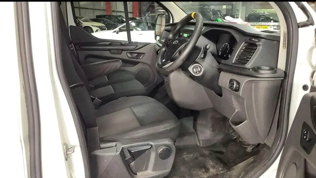 Used Ford Transit Custom 130 HP (95 kW) 2019 White Van