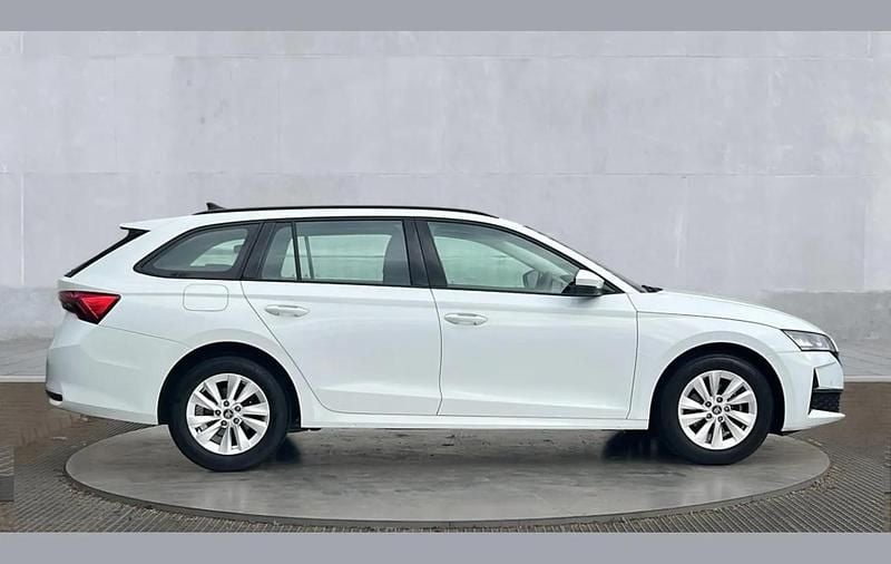 Used Skoda Octavia SE Technology 113 HP (83 kW) 2025 White Estate