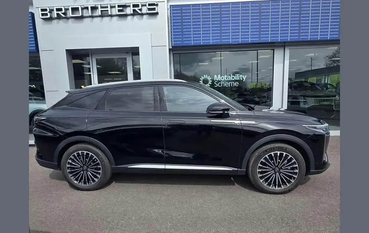 Used Omoda 9 442 HP (325 kW) 2025 Black SUV