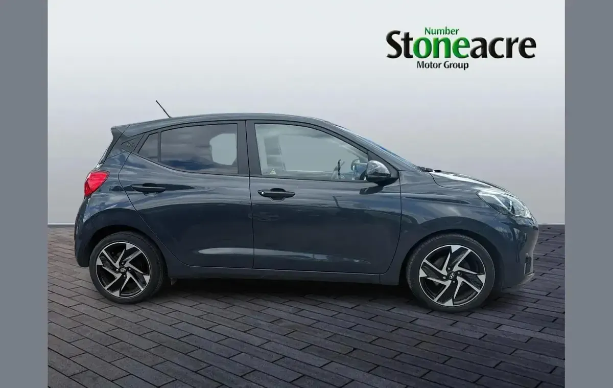 Used Hyundai i10 Premium 84 HP (61 kW) 2022 Grey Hatchback