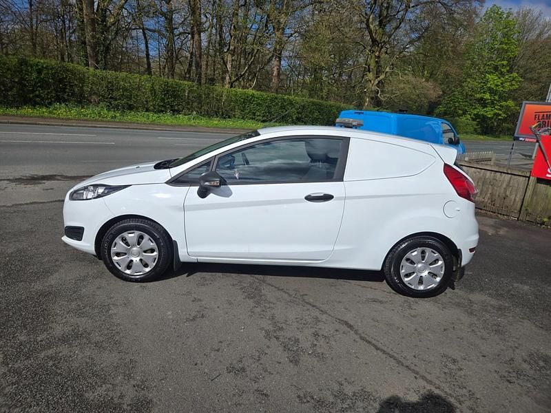 Used Ford Fiesta 2017 White Van