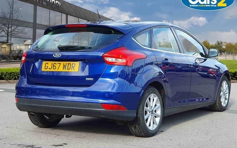 Used Ford Focus Titanium 125 HP (91 kW) 2017 Blue Hatchback