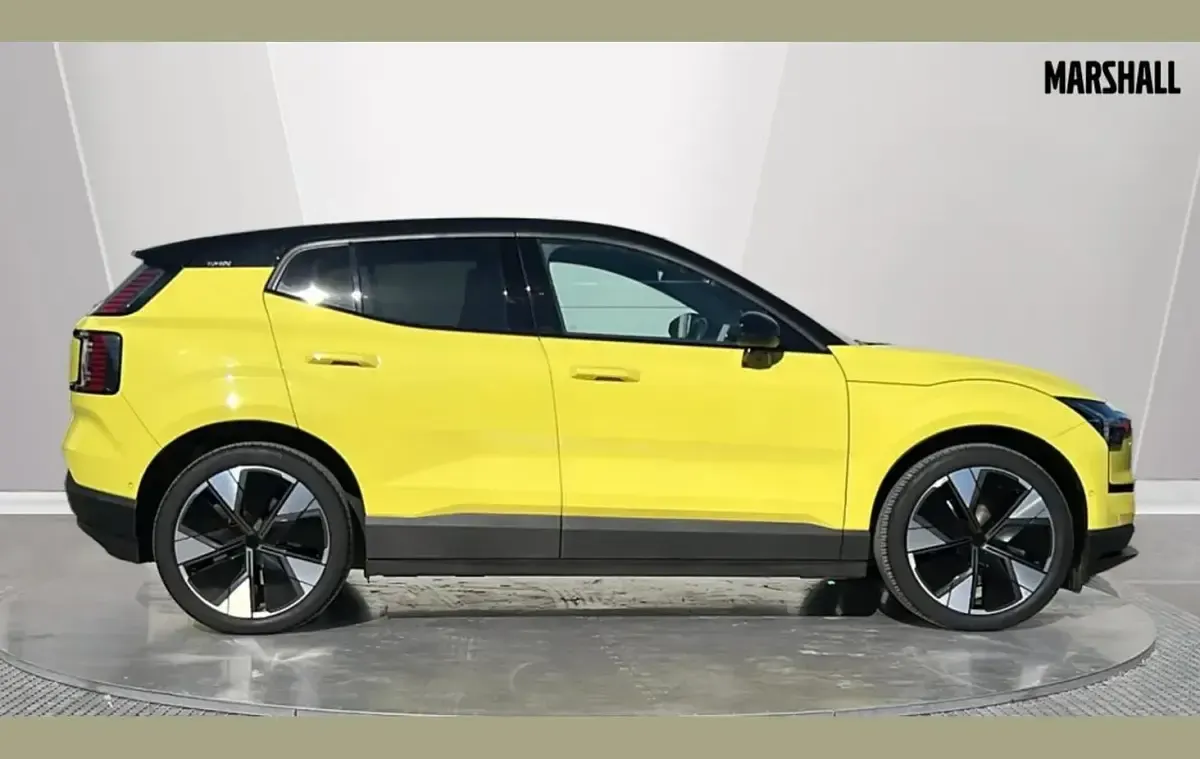 Used Volvo EX30 Performance 314 kW (428 HP) 2025 Yellow SUV