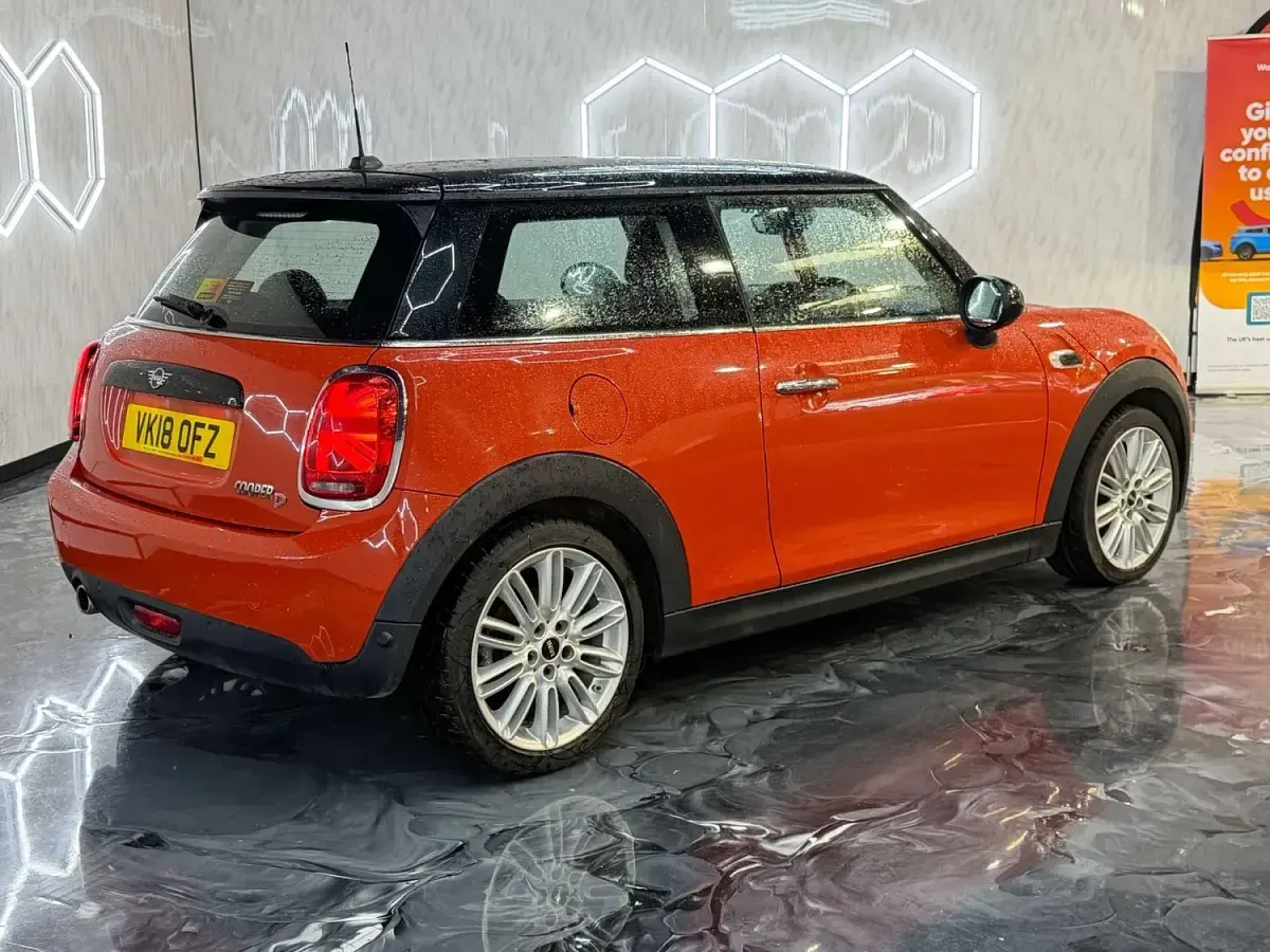 Used Mini Cooper D Hatch 116 HP (85 kW) 2018 Orange Hatchback