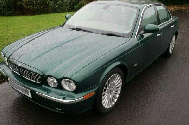 Used Jaguar XJ 204 HP (150 kW) 2005 Silver Sedan