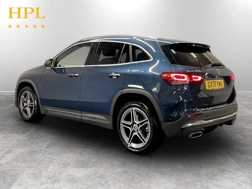 Usado Mercedes GLA250 Premium 2021 Azul SUV