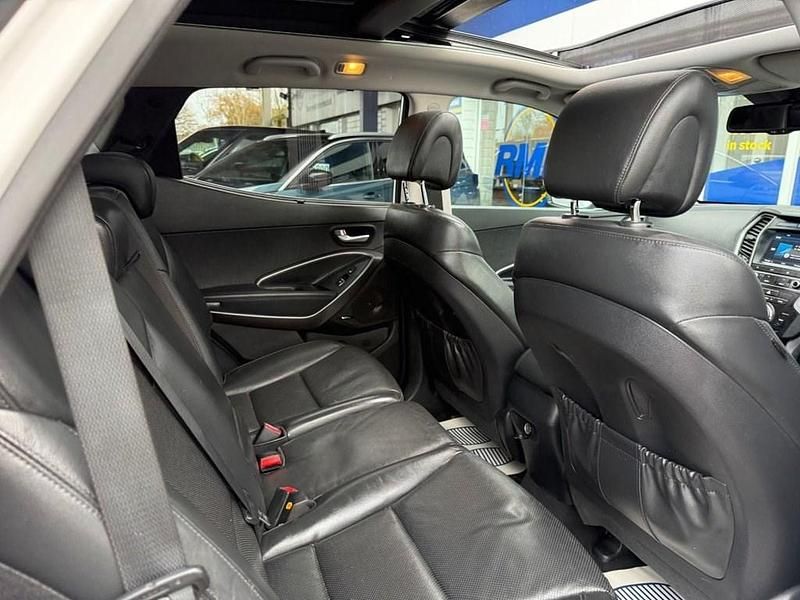 Used Hyundai Santa Fe Premium SE 200 HP (147 kW) 2016 White SUV