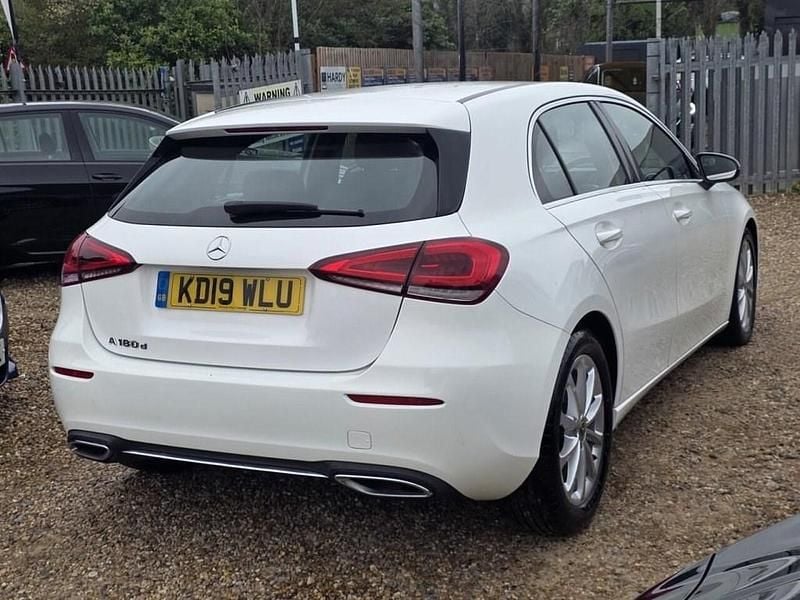 Used Mercedes A180 116 HP (85 kW) 2019 White Hatchback