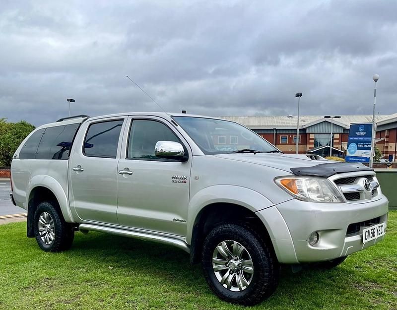 Silver Used 2006 Toyota HiLux Pickup | £5,850 (Good price) - Image 1/4