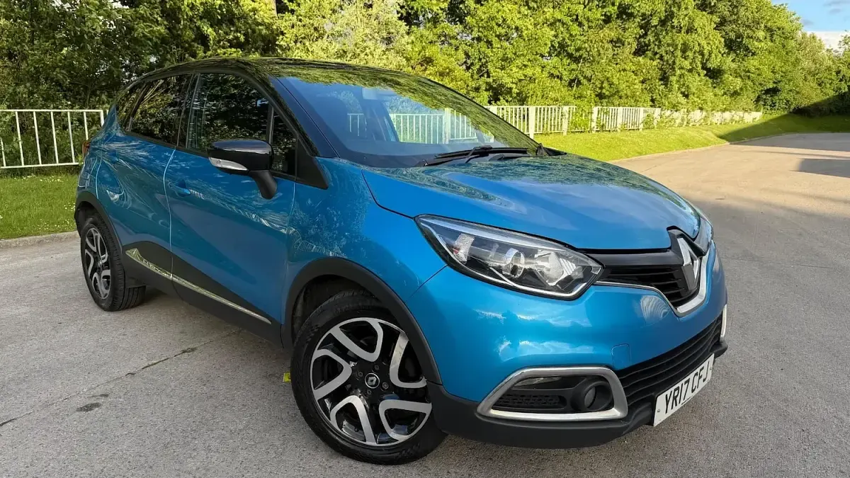 Used Renault Captur Dynamique 90 HP (66 kW) 2017 Blue SUV