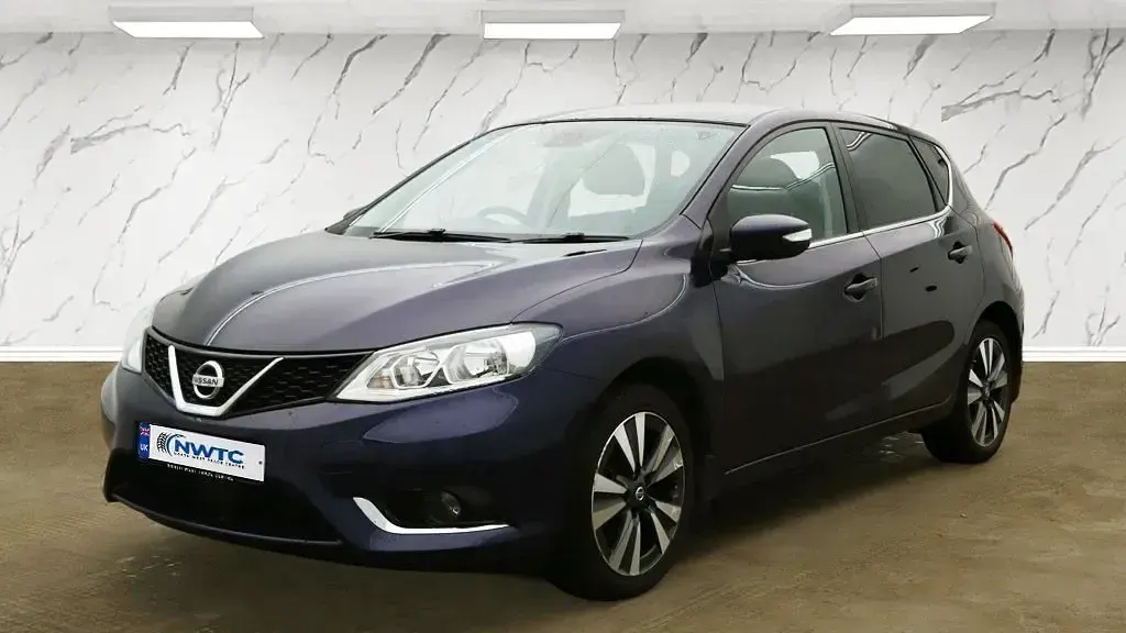 Used Nissan Pulsar N-Connecta 115 HP (84 kW) 2017 Blue Hatchback