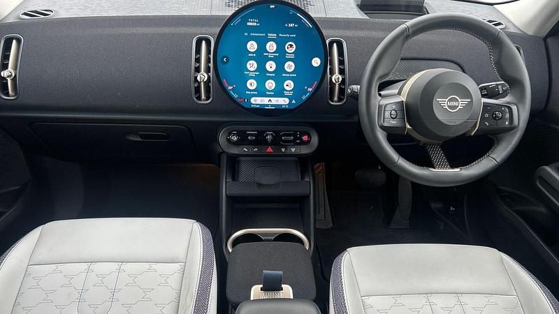 Używany Mini Countryman Classic 147 kW (201 KM) 2024 Czarny SUV