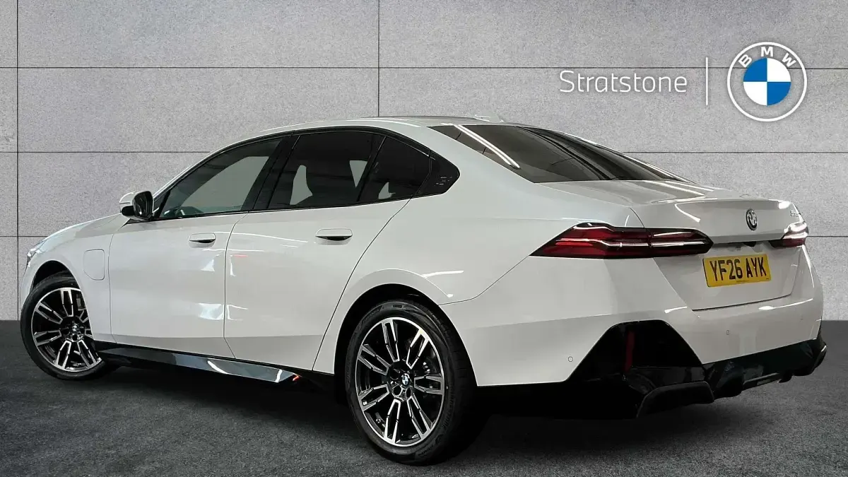New BMW 530e M Sport 299 HP (219 kW) 2026 White Sedan
