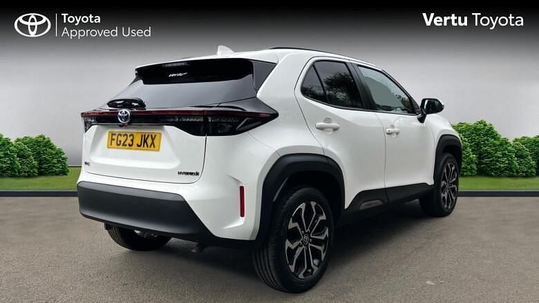 Used Toyota Yaris Hybrid Design 116 HP (85 kW) 2023 Estate