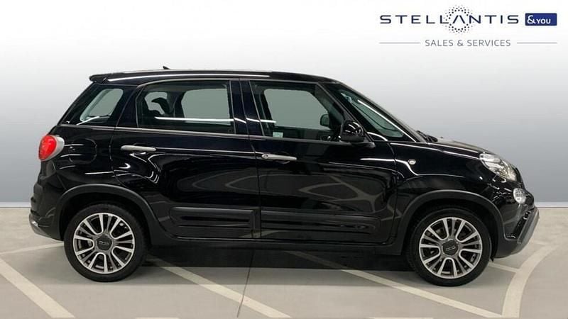 Black Used 2020 Fiat 500L Cross MPV | £10,132 (Fair price) - Image 1/4