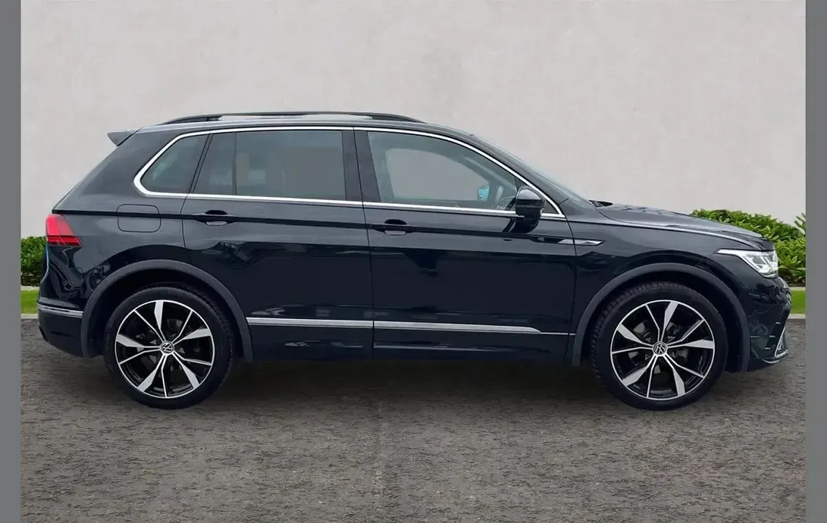 Used VW Tiguan R-line 150 HP (110 kW) 2023 Black SUV